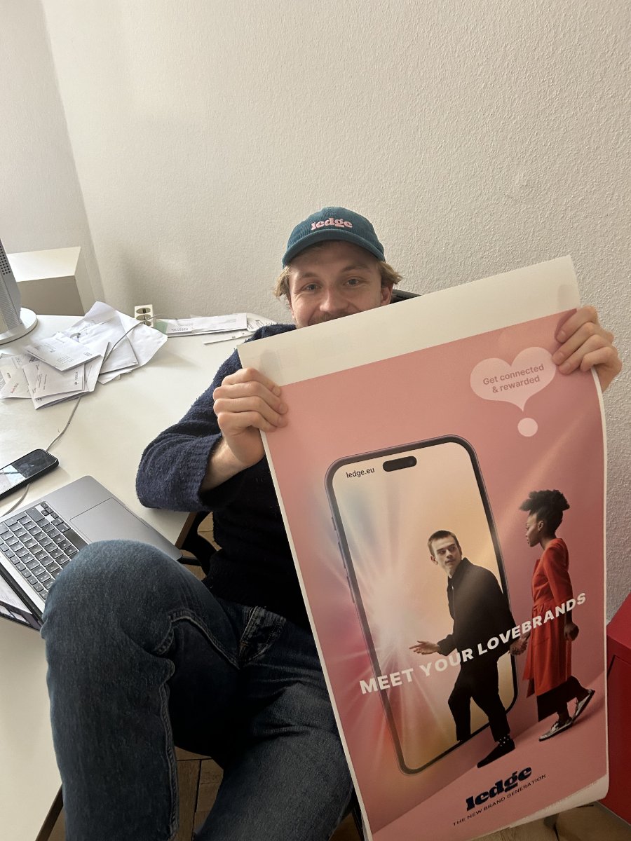 Old poster, same vibe. Vali at work.