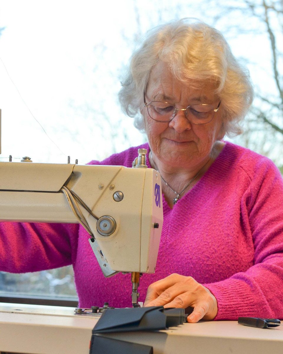 Janny, at her machine in Makers Lokaal.
