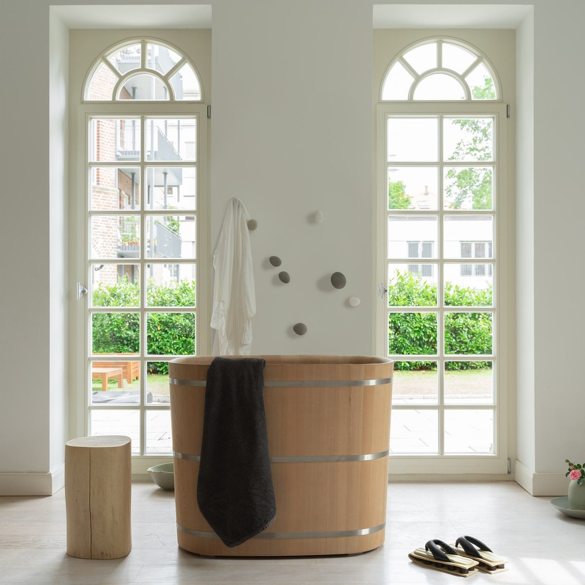 The OFURO Classic, at 102 centimetres the shorter of the two sizes