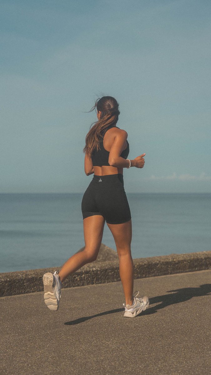 Plastic-free sportswear for men and women